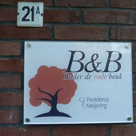 Onder De Rode Beuk Dieren