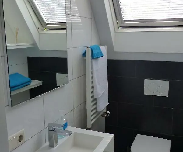 Onder De Rode Beuk ديرين