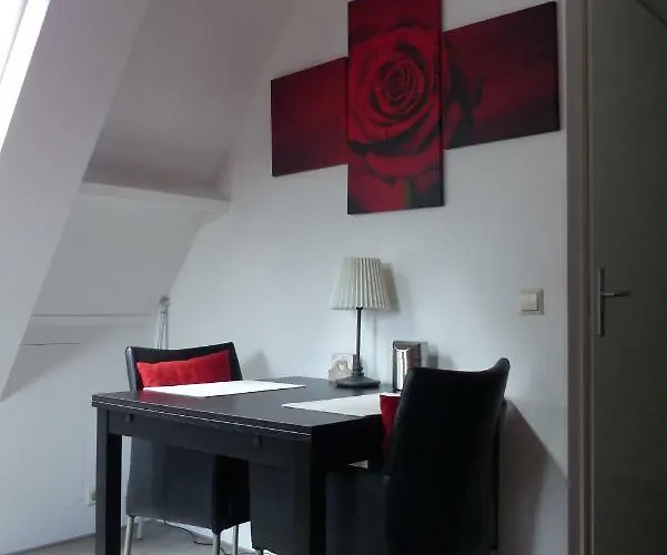 Onder De Rode Beuk 3*