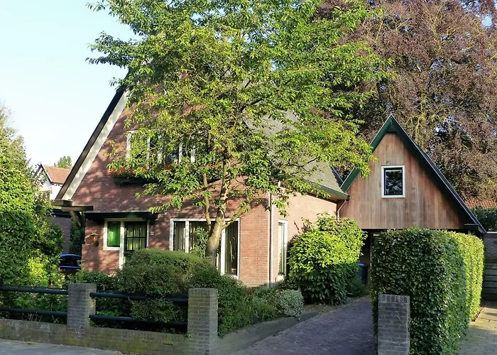 Onder De Rode Beuk ديرين